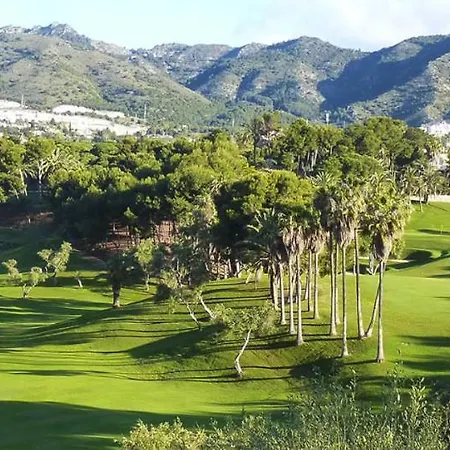 Aloha Playa With Ocean Views And Pools Appartement Benalmádena